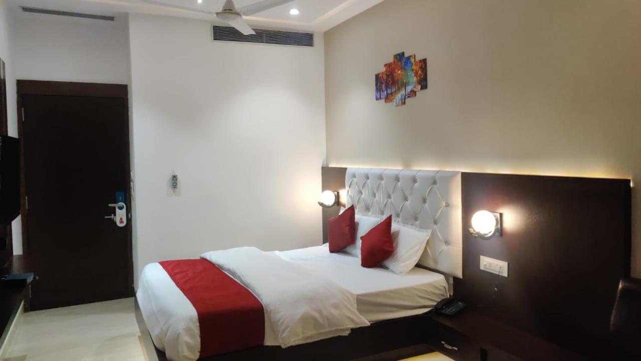 Hotel Relax Bhopal Ngoại thất bức ảnh