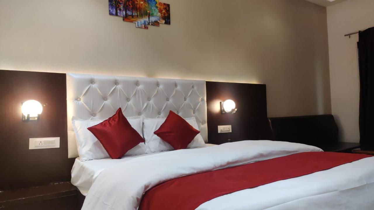 Hotel Relax Bhopal Ngoại thất bức ảnh